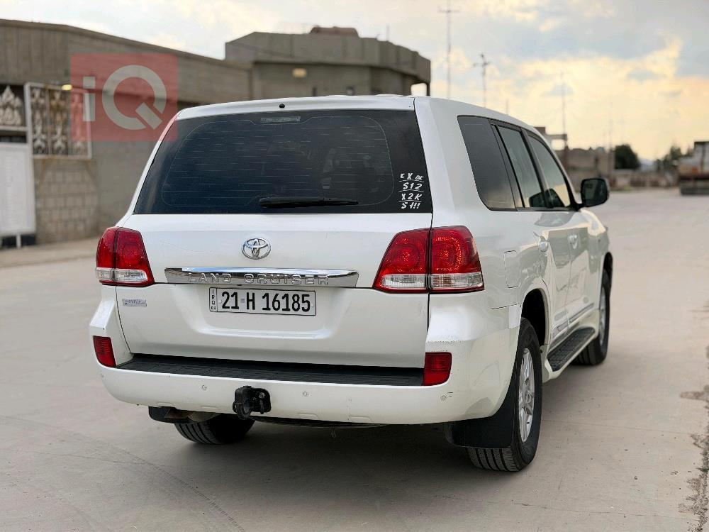 تويوتا لاندكروزر